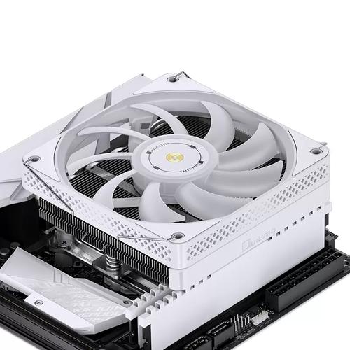 科技桌面与静音办公环境