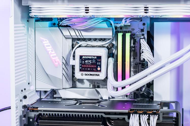 桌面电脑与散热设备