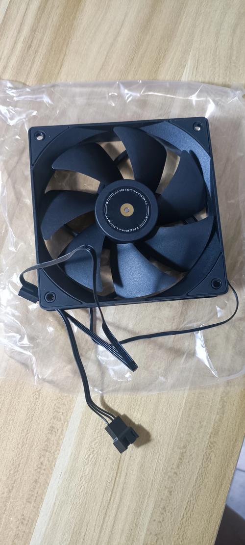 利民 TL-G12RB 深度评测：1500RPM 高风量机箱风扇，安静与扩展兼顾