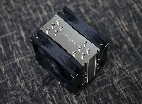 桌面电脑内部元件和散热系统