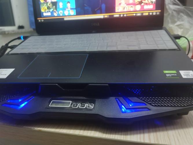 科技桌面与笔记本设备