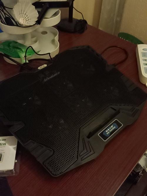 桌面电子设备与供电接口