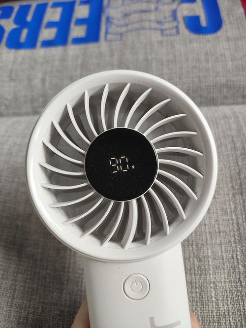 电脑硬件测试与性能分析场景