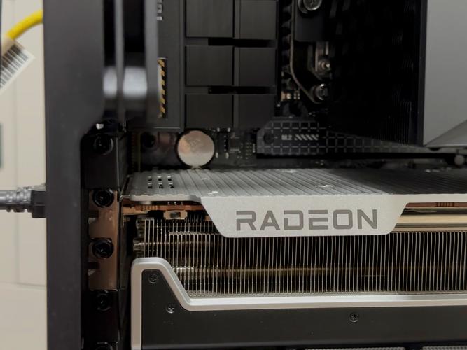 桌面电脑整机与硬件选购氛围