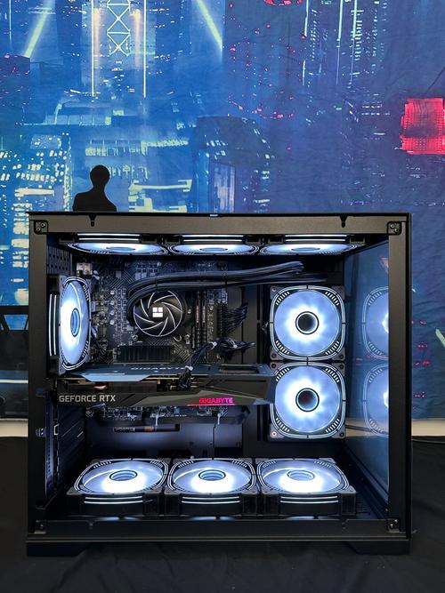 电脑内部硬件与散热结构特写