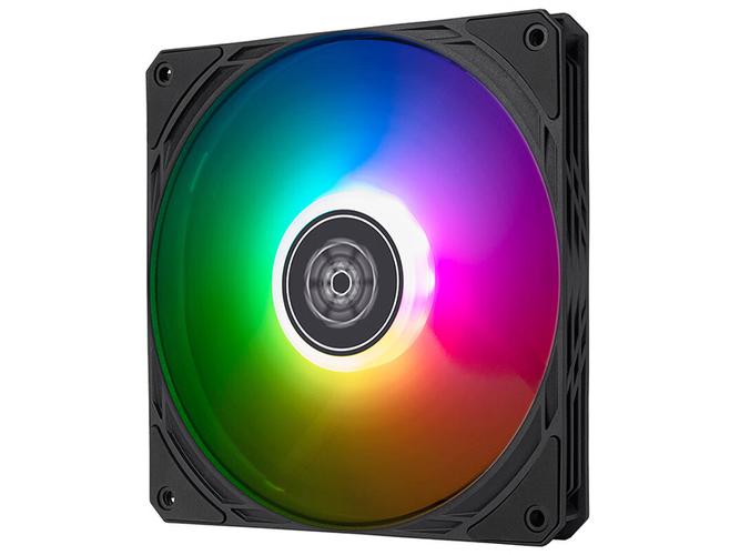 PC内部风扇与线材特写