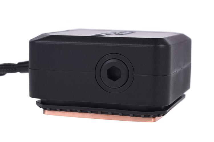 PC散热器与机箱内部