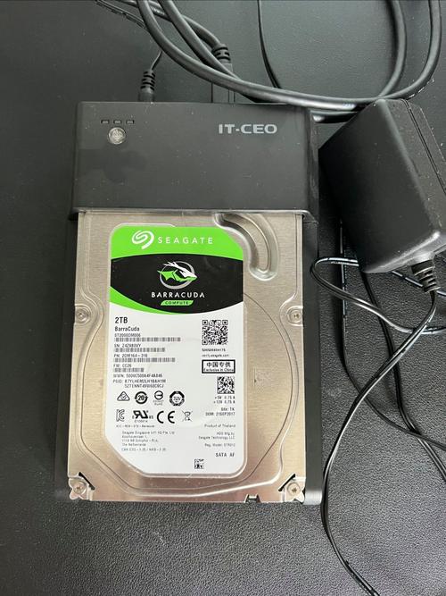 硬盘选购与存储设备主题图片