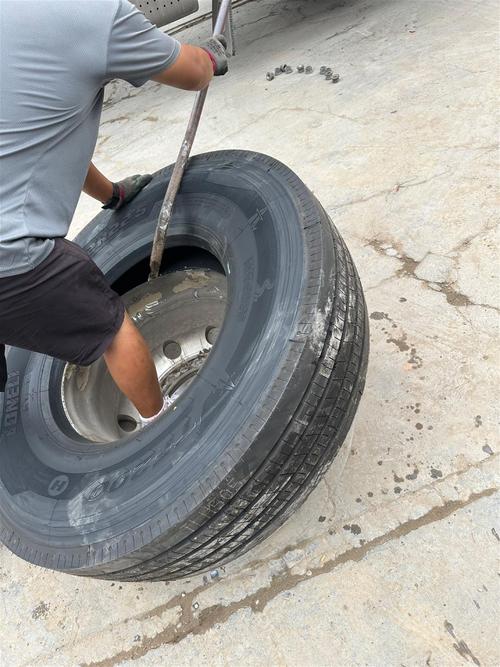 存储设备与电脑硬件细节