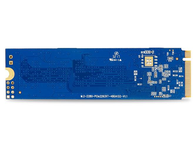 金泰克P700 256GB 深度评测：3000MB/s 读速、NVMe 1.3 与 3 年质保的性价比之选