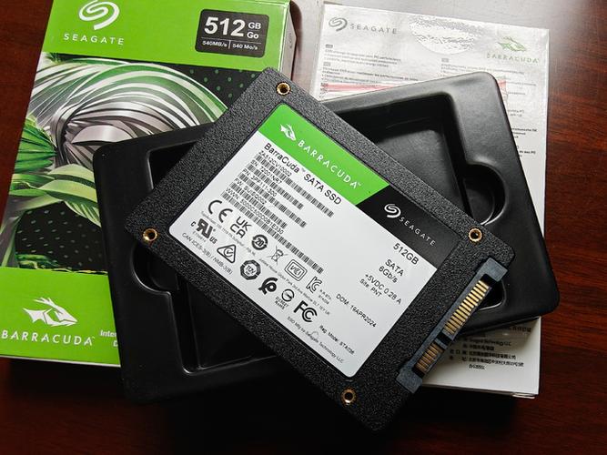 电脑配件选购与装机场景