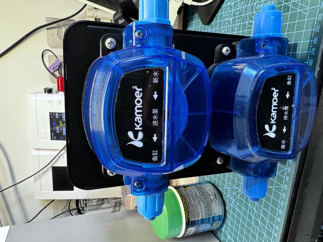 科技桌面与电子设备细节图