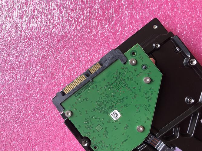 办公与服务器维护场景