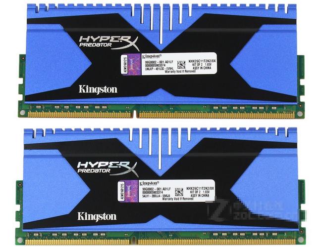 电脑主板和内存插槽特写