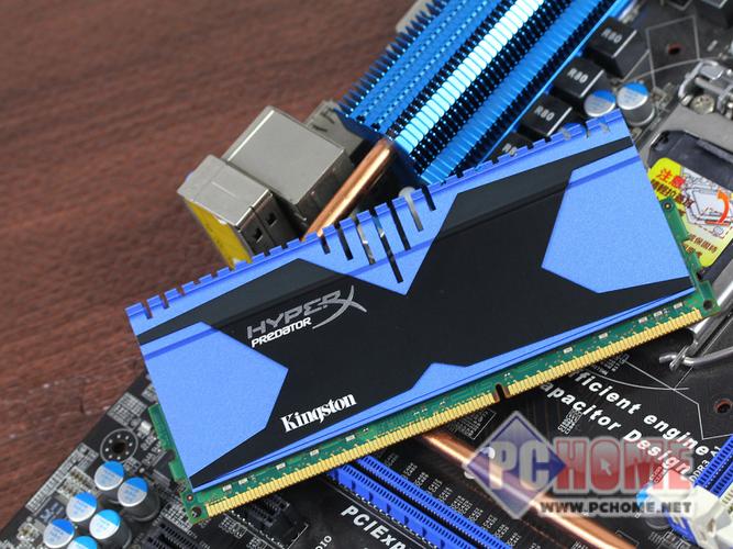 硬件散热片和电脑组件特写