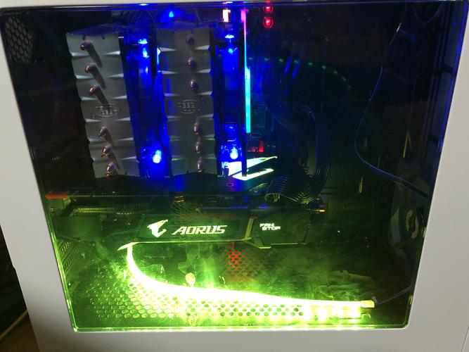 机箱内部风道与散热系统