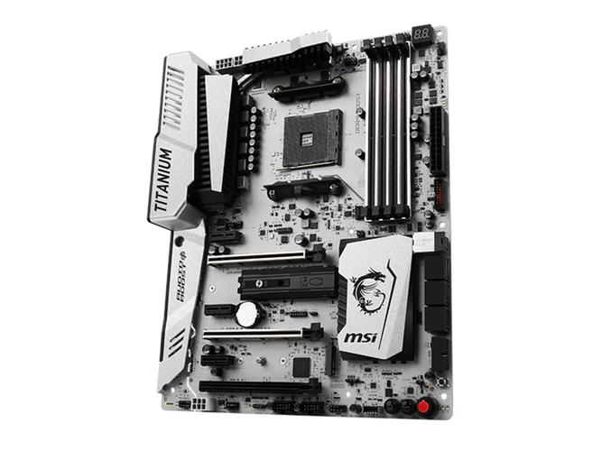 电脑主板与硬件装配场景