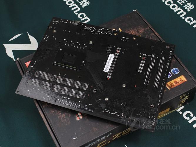 电脑主机与配件购买场景