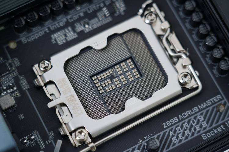 技嘉 Z790 AORUS MASTER 深度评测:万兆网卡加持的高端 DDR5 电竞主板