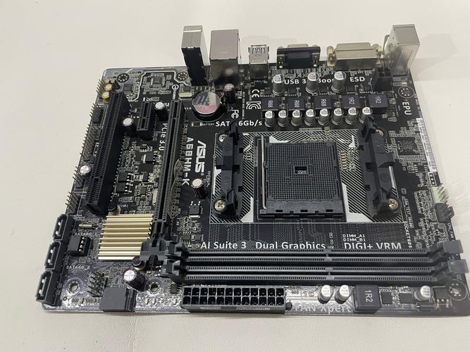 电脑硬件接口与电路板细节