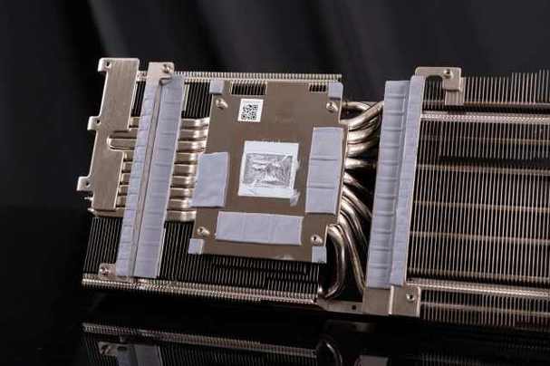 RTX 4080 vs RX 560D vs GT 730 深度对比