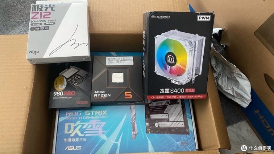 电脑内部存储与扩展硬件