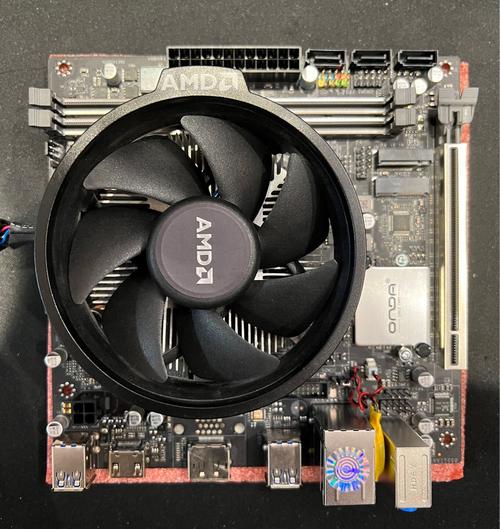 电脑内部供电与散热组件