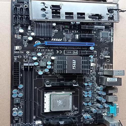 电脑硬件与主板装机场景