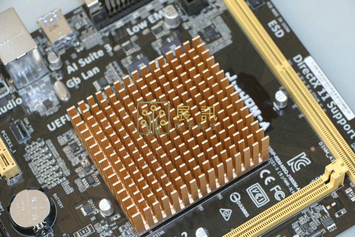 电脑散热风扇与机箱内部