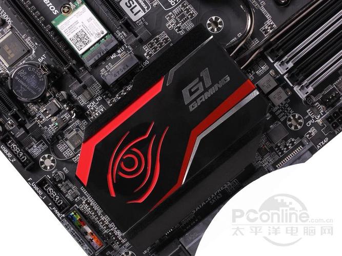 电脑主板供电与散热器细节