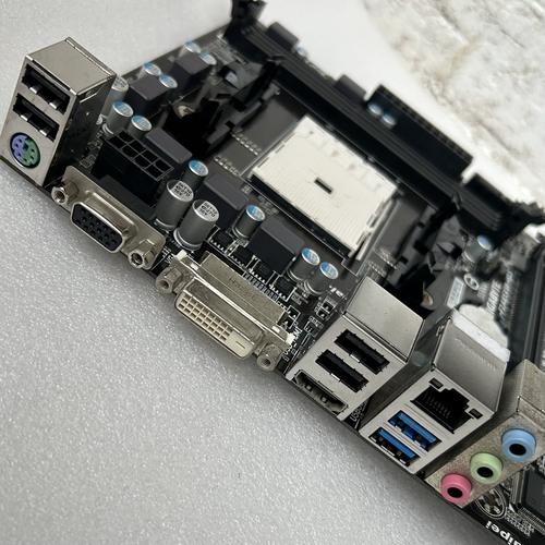 机箱内部散热与供电硬件