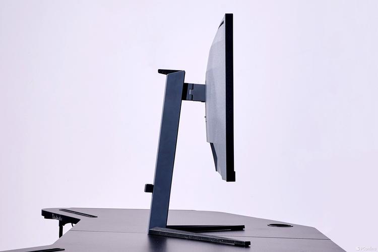 显示器支架与桌面环境