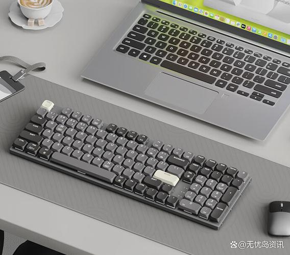 桌面电子设备与连接线的细节展示