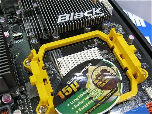 主板芯片与电子元件特写