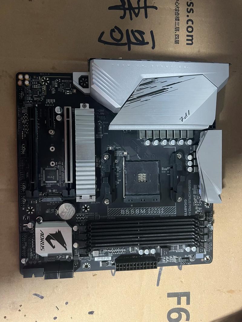 技嘉 B550M AORUS PRO 评测：小板身材、B550 主流平台与 PCIe 4.0 实力兼顾