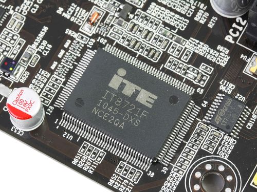 电脑散热风扇与机箱内部