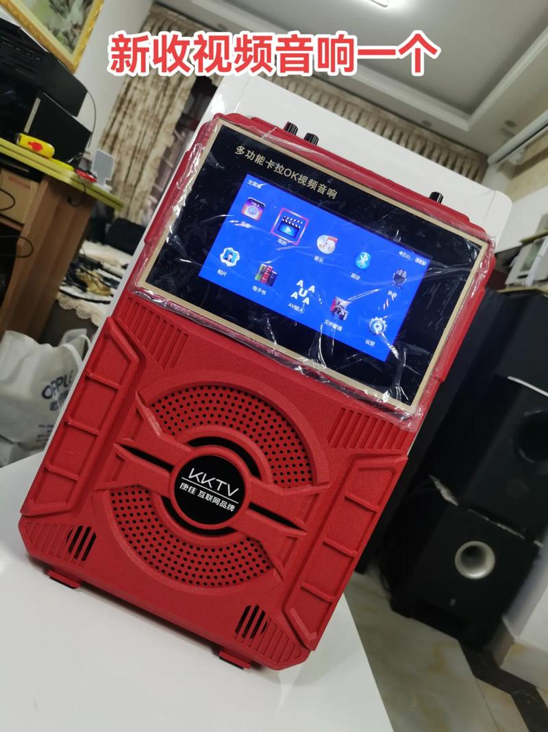 显示器上的办公和多媒体使用场景