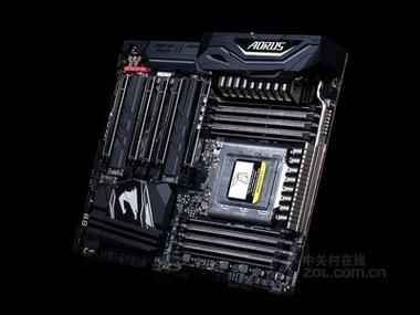 高端电脑主板与装机配件展示