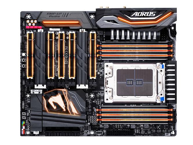 电脑硬件装机与主板外观展示