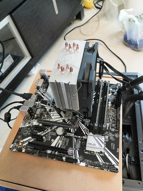 华硕 PRIME Z370M-PLUS II 评测：Z370 Micro ATX 经典实用派，兼顾扩展与稳定