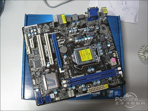 电脑散热风扇与硬件组件