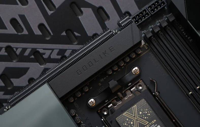 主板供电与散热模组