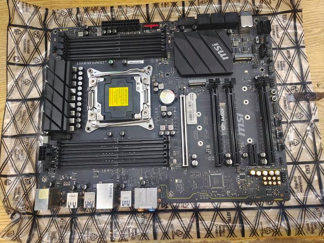 电脑性能测试和硬件评测场景