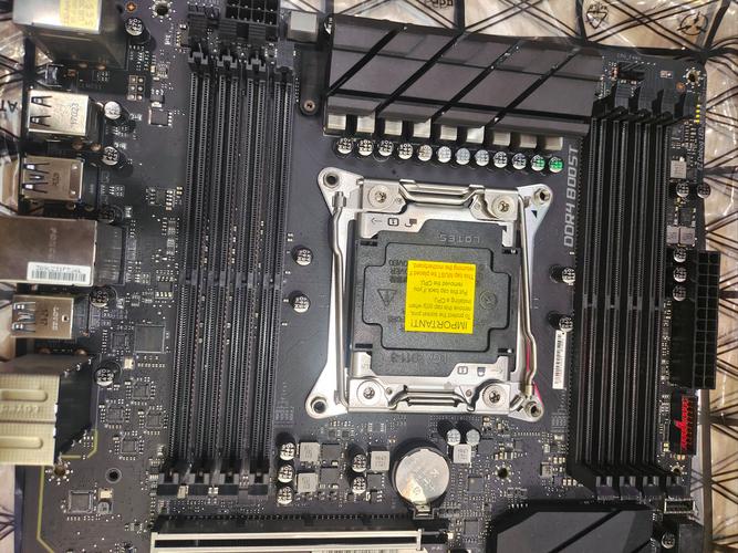 机箱风扇与内部散热结构