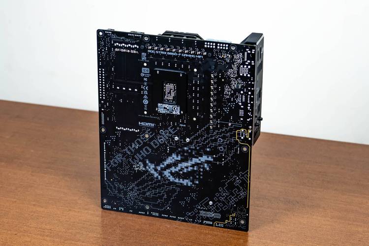 桌面电脑硬件与显示器环境