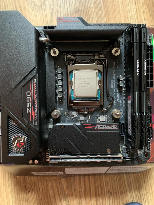 桌面硬件与办公游戏混合场景