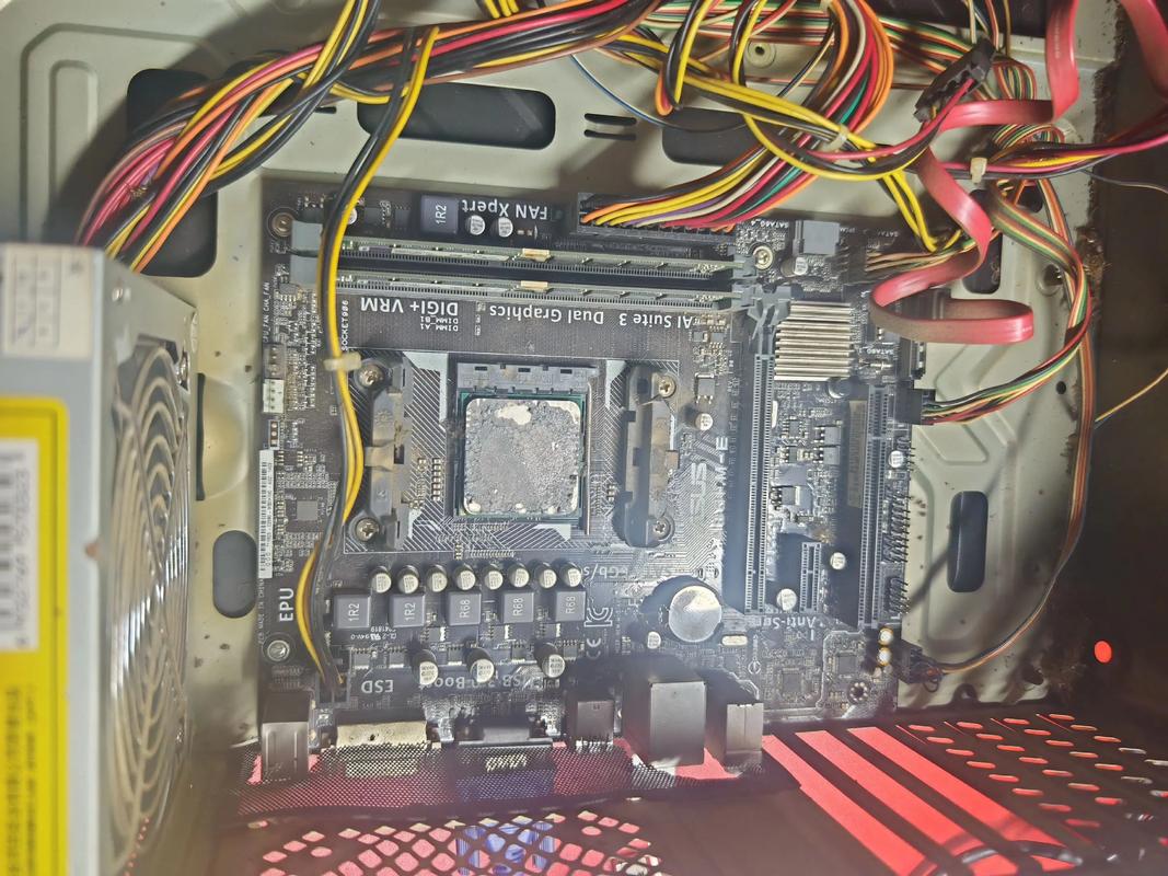 电脑性能测试与硬件评测场景