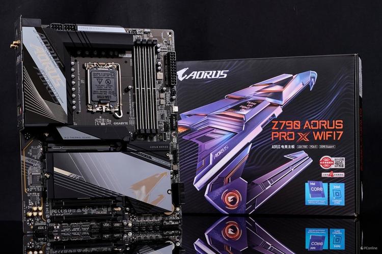 主板芯片组与接口细节特写