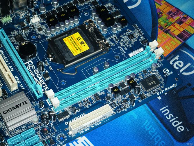 高性能电脑机箱内部