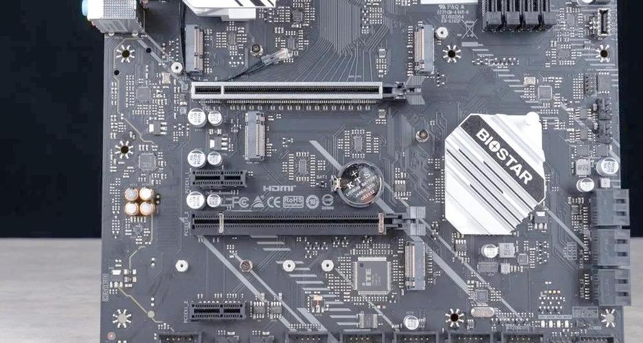 电脑主板购买与组装建议场景